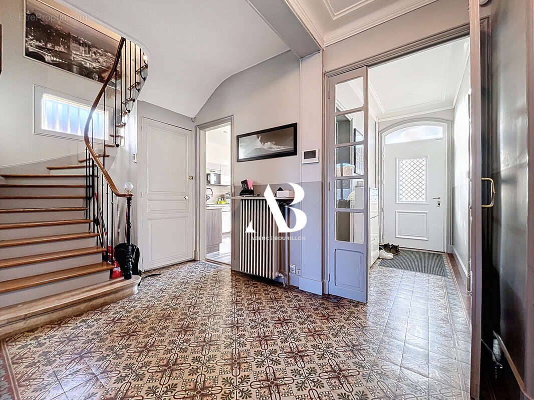 Maison à LA CHAPELLE-RABLAIS