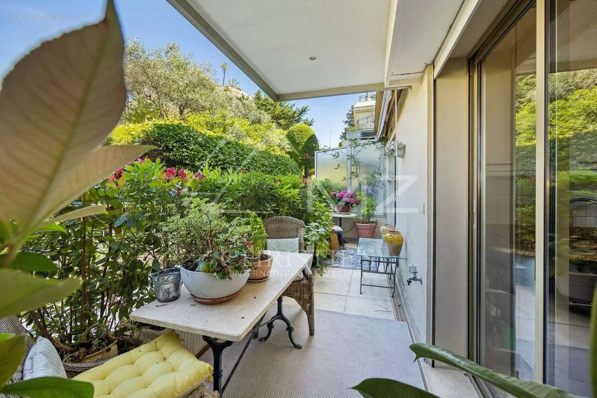 Appartement à LE CANNET