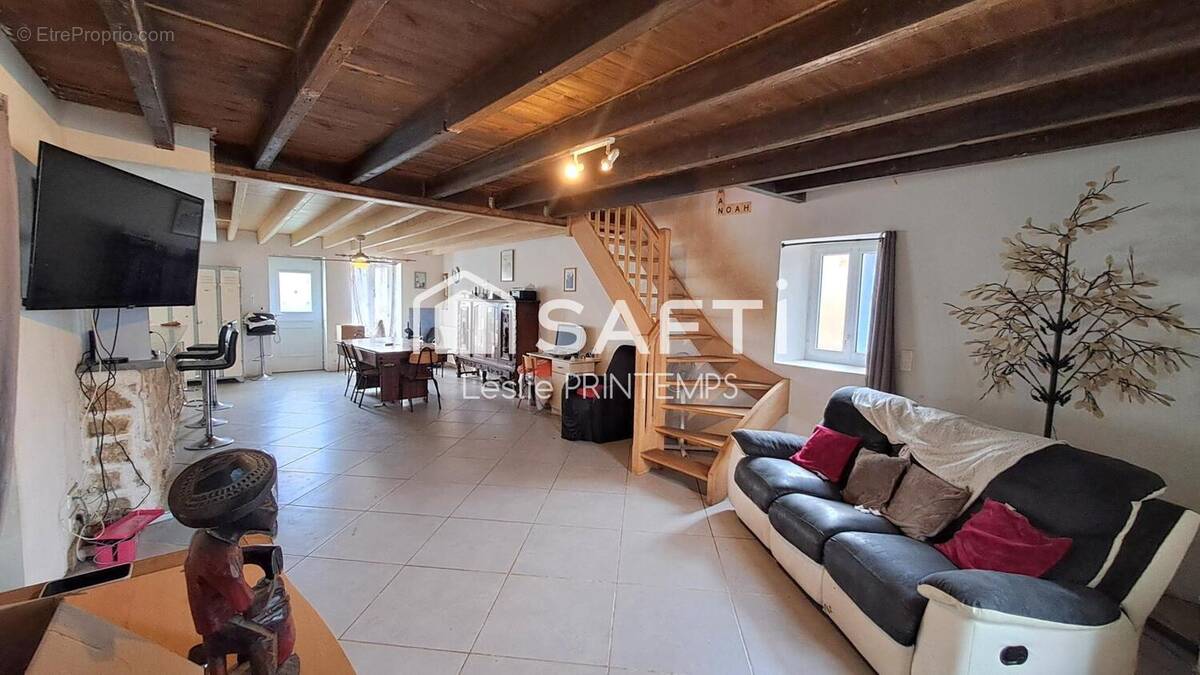Photo 1 - Maison à FAYE-SUR-ARDIN