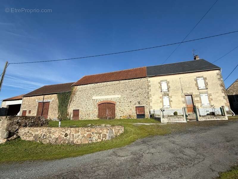 Maison à BUSSIERE-DUNOISE