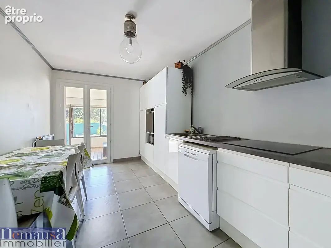 A vendre Maison plain-pied 118 m2 avec piscine et véranda   Nîmes, secteur CHU Carémeau - photo 5