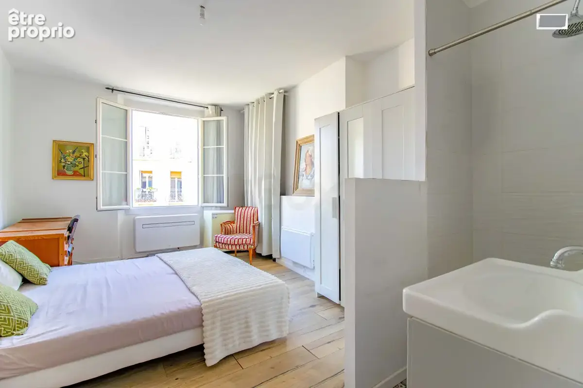 Toulon centre - tres bel appartement renove 3 chambres - photo 13
