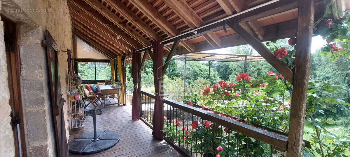 Maison à LACAPELLE-MARIVAL