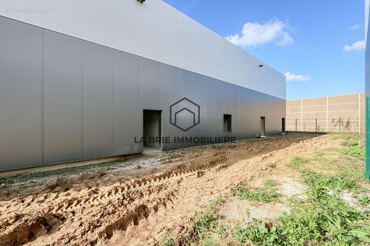 Commerce à BRIE-COMTE-ROBERT