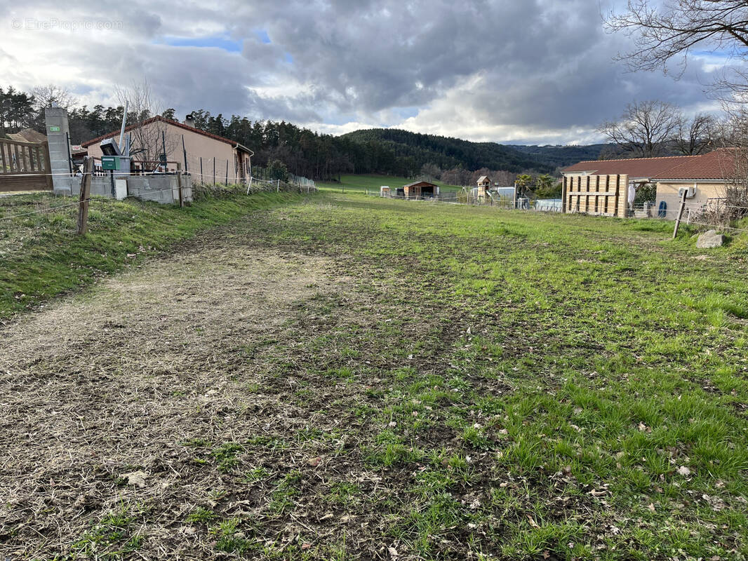 Terrain à RETOURNAC