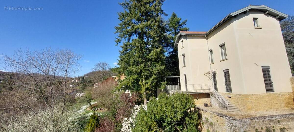 Maison à SAINT-CYR-AU-MONT-D'OR