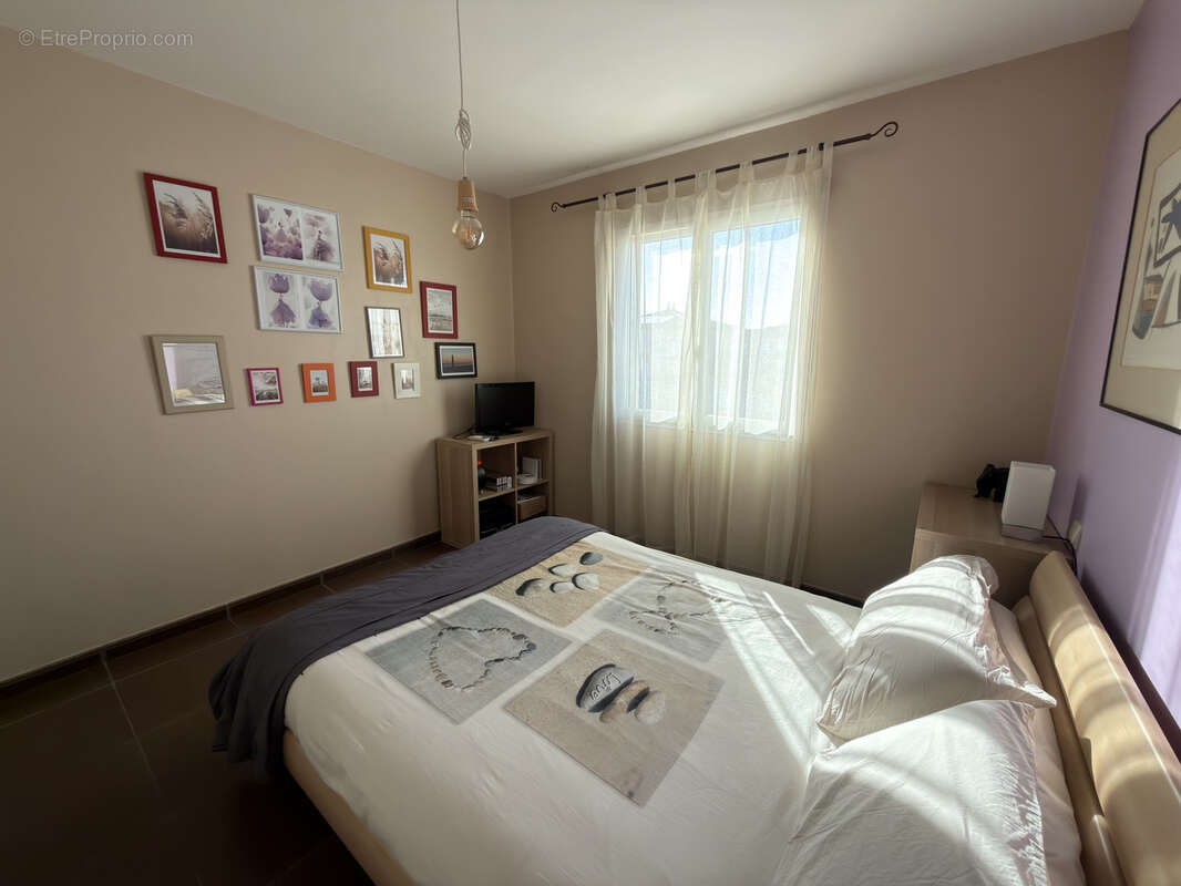 Maison à SAINT-LAURENT-DE-LA-SALANQUE