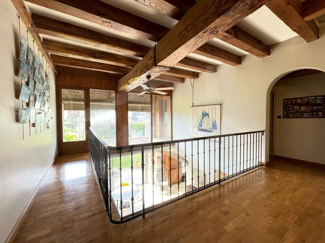 Maison à SAINT-NAZAIRE-LES-EYMES