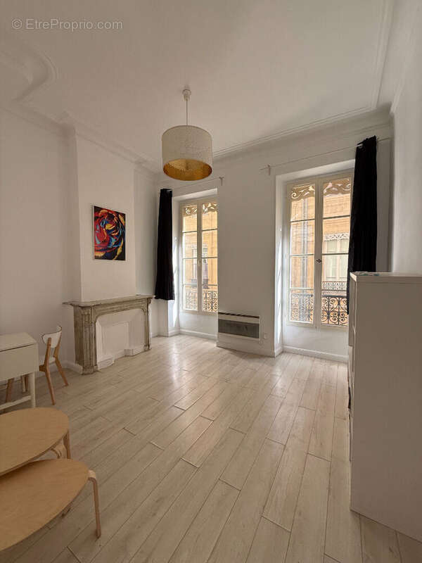 Appartement à MARSEILLE-2E