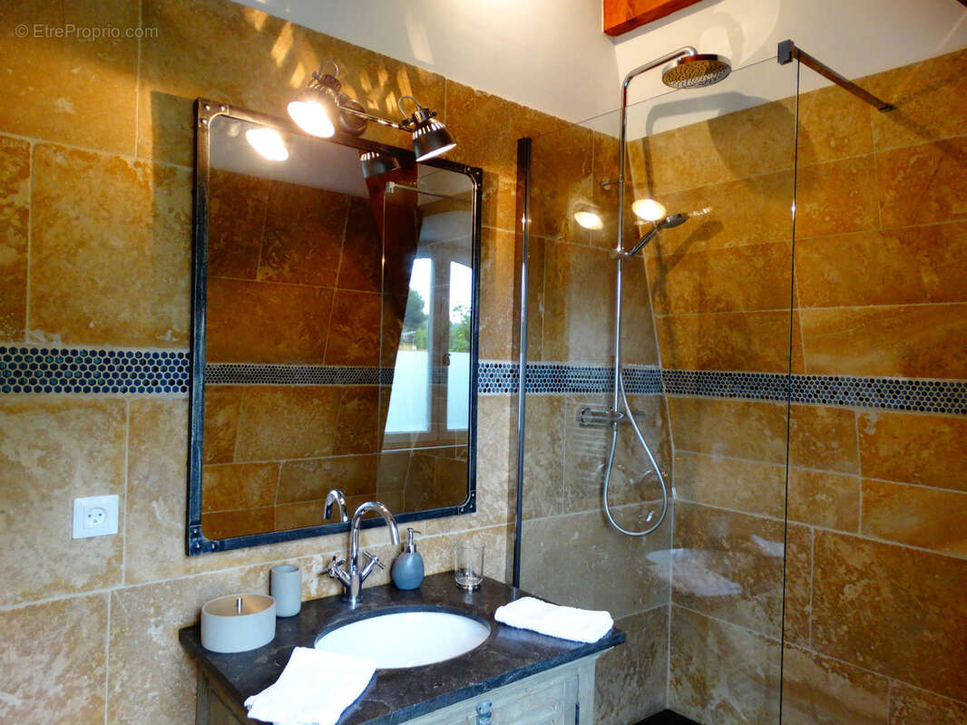 Maison à GREOUX-LES-BAINS