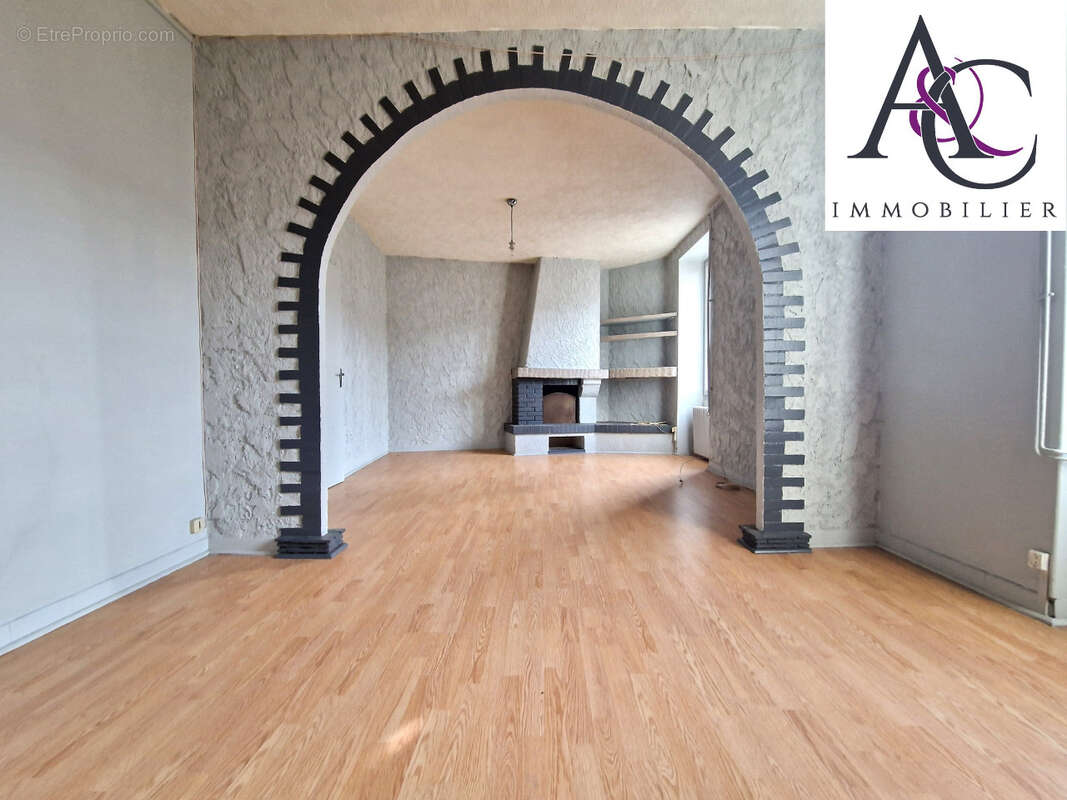 Appartement à MEHUN-SUR-YEVRE