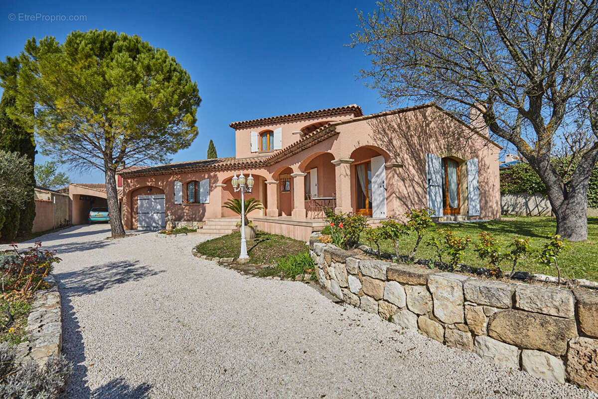 Maison à SAINT-CANNAT