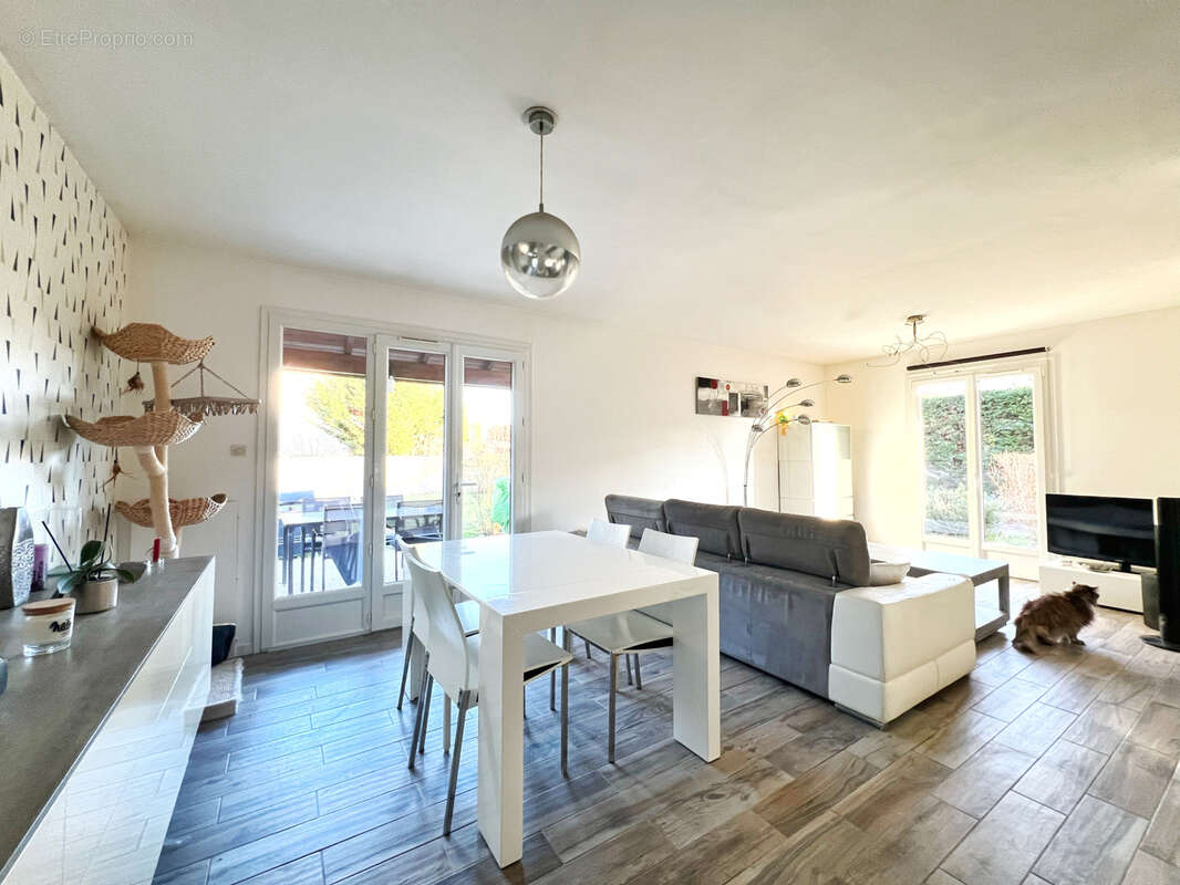 Maison à MIONS