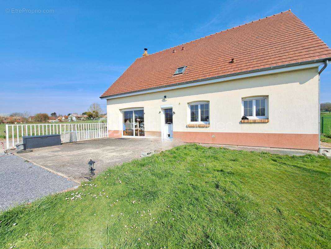 Maison à EAUCOURT-SUR-SOMME