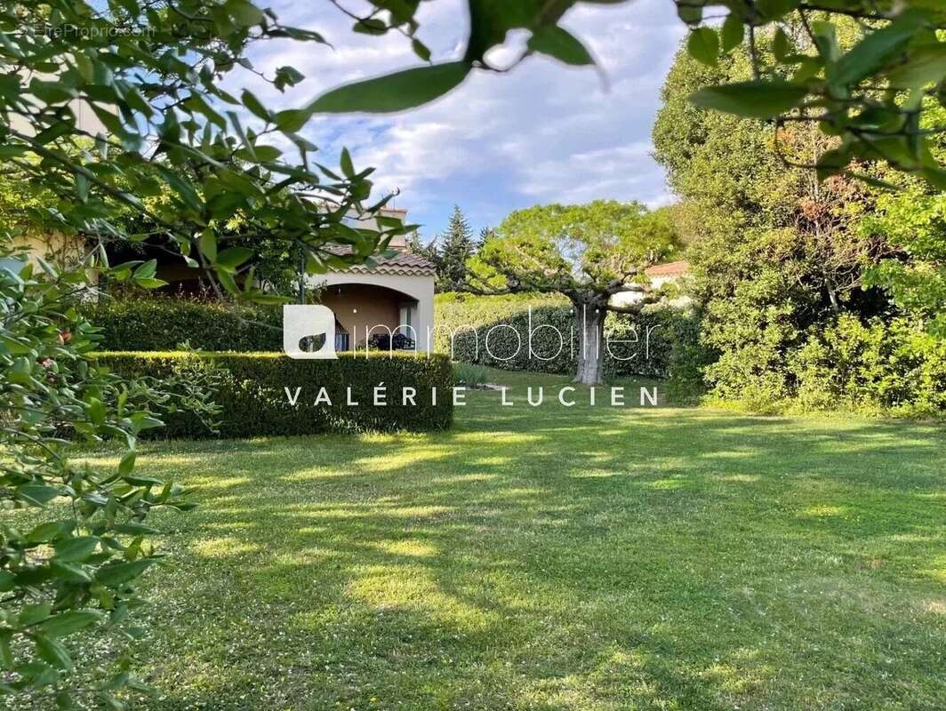 Maison familiale et au calme, à Fontvieille - photo 3