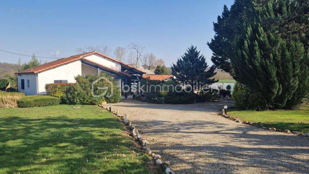Maison plain pied - 4 chambres - veranda - grand garage - parc arbore - photo 23