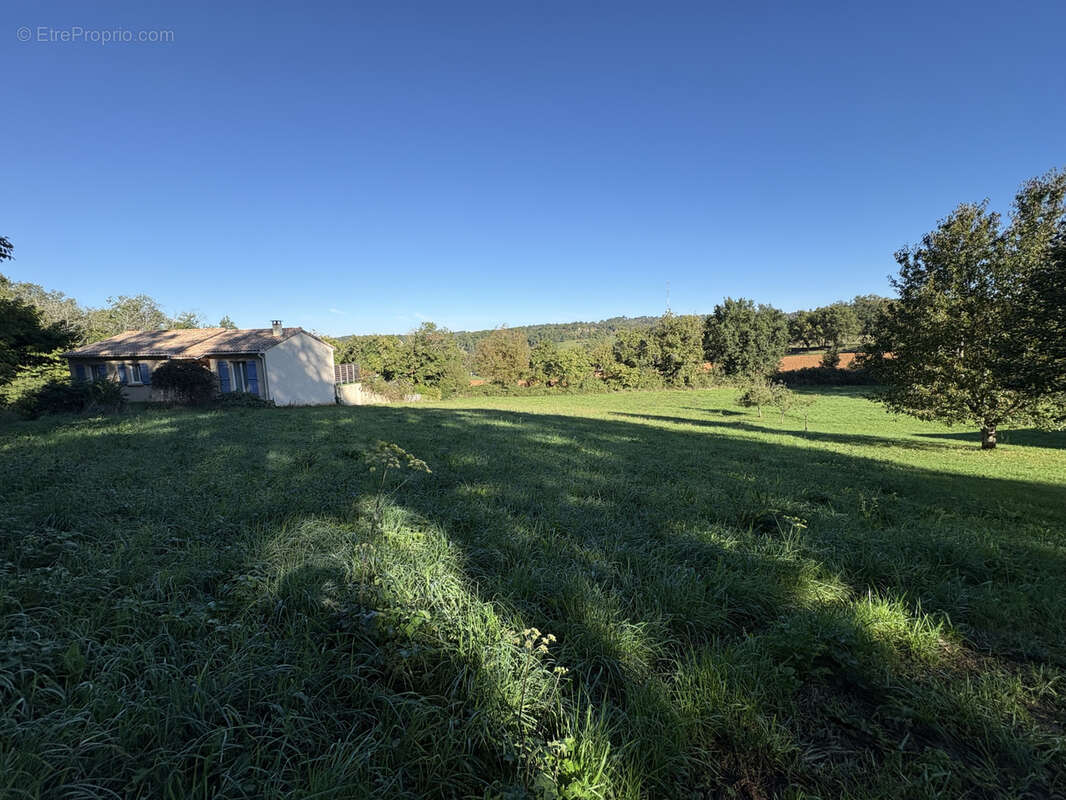 Terrain à COUX-ET-BIGAROQUE