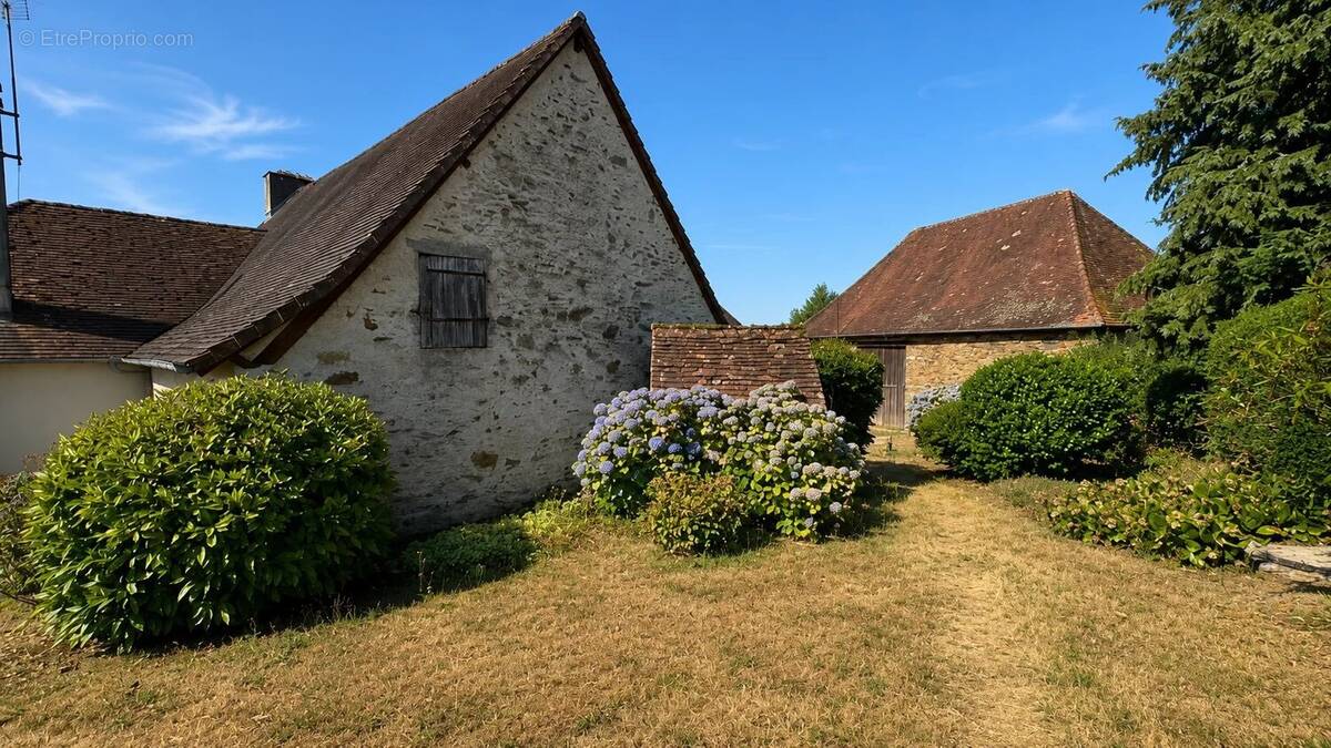 Maison à JUMILHAC-LE-GRAND