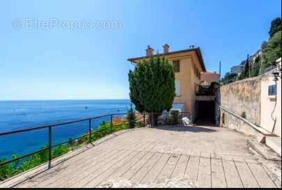 Appartement à ROQUEBRUNE-CAP-MARTIN