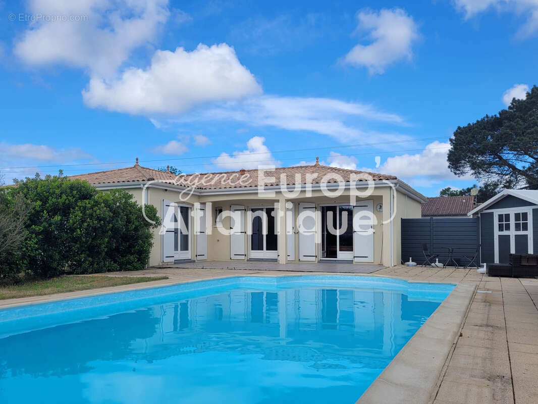 Maison à LES MATHES