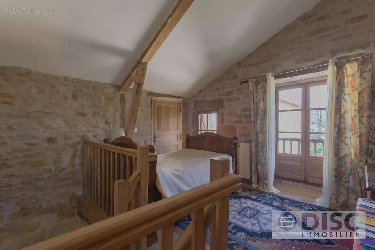 Maison à SAINT-MICHEL-DE-VAX