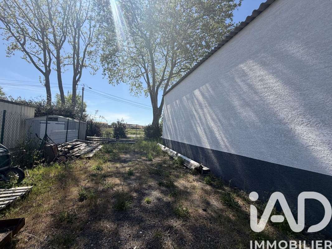 Photo 4 - Commerce à MONTBLANC