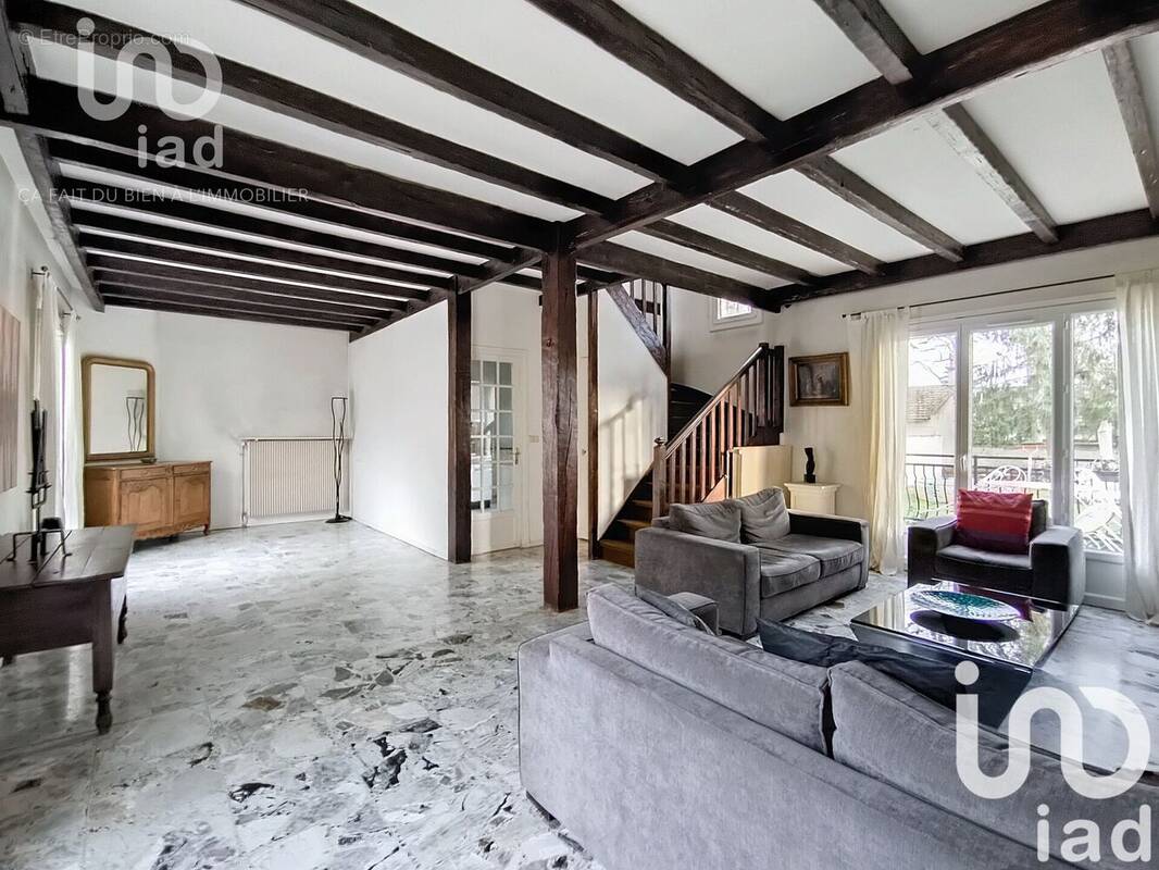 Photo 1 - Maison à SAINT-MAUR-DES-FOSSES