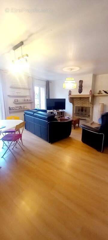 Maison à BAGE-LA-VILLE