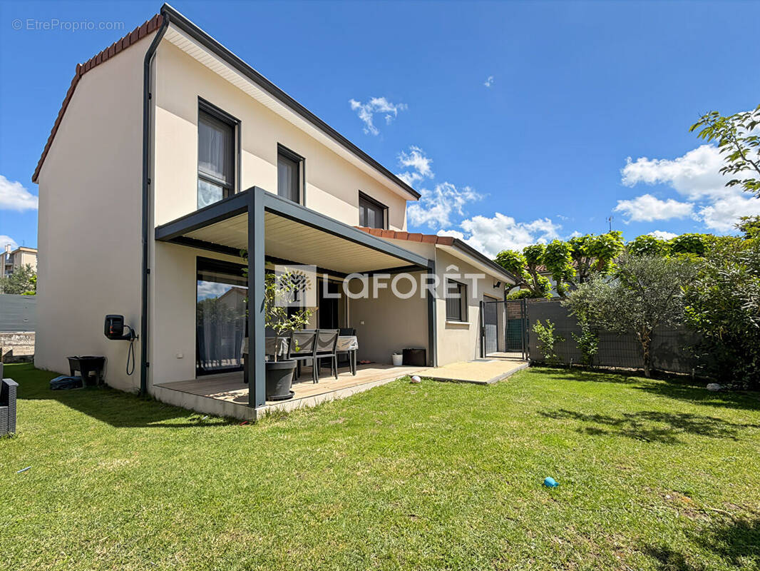 Maison à BOURG-LES-VALENCE