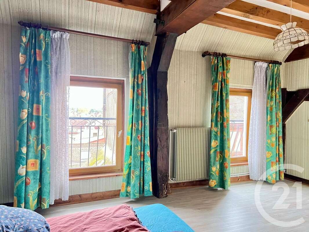 Maison à IVRY-LA-BATAILLE