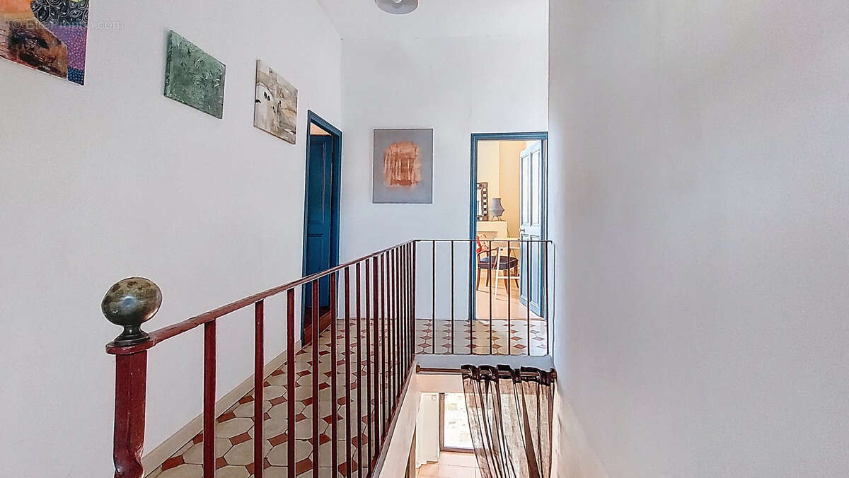 Maison à JONQUIERES-SAINT-VINCENT