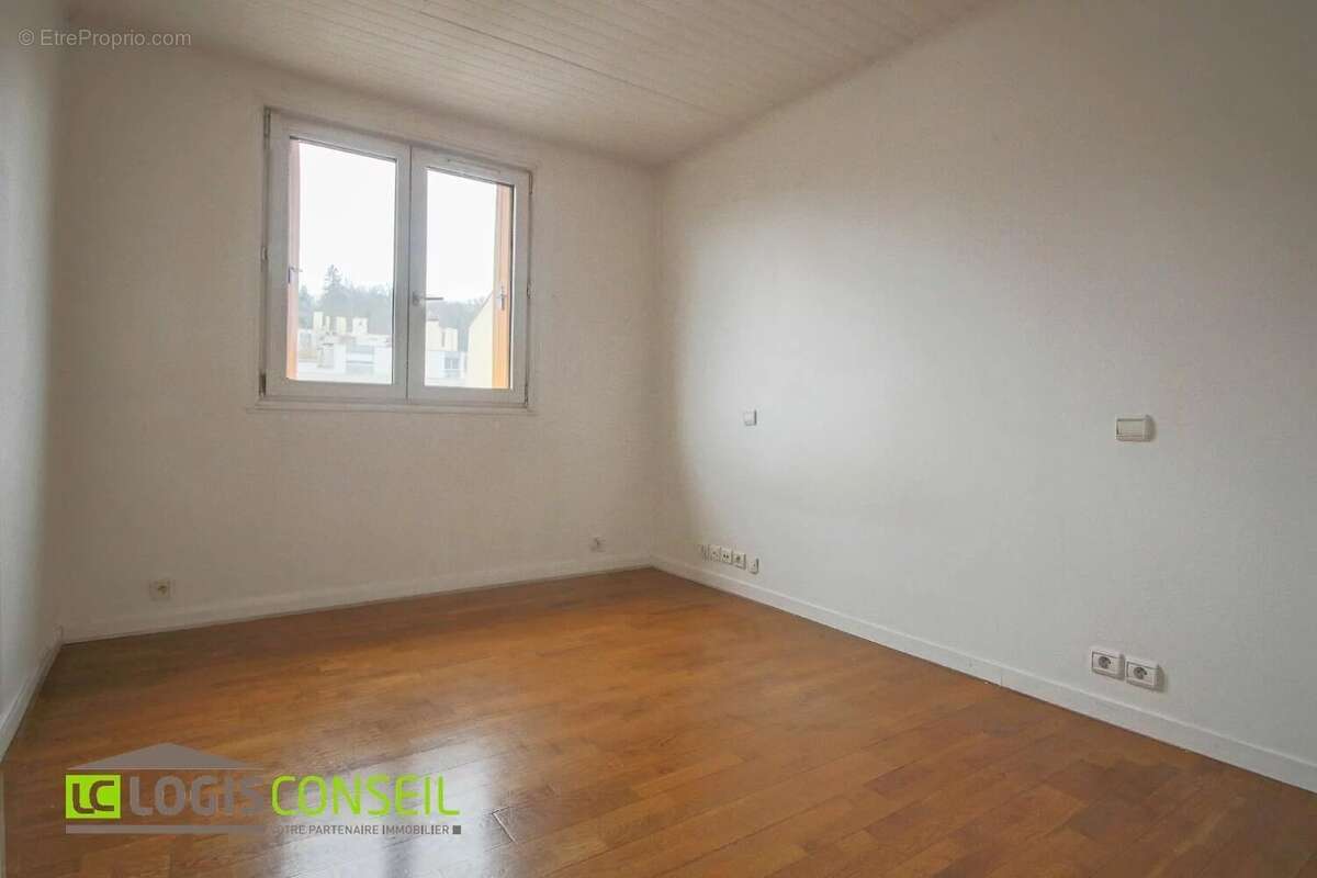 Appartement à LE PLESSIS-ROBINSON