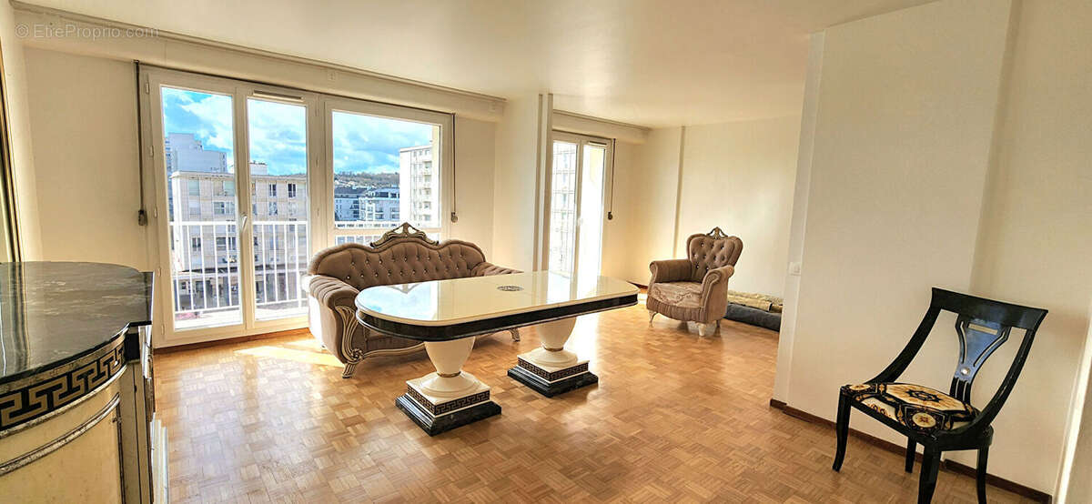 Appartement à SAINT-GRATIEN