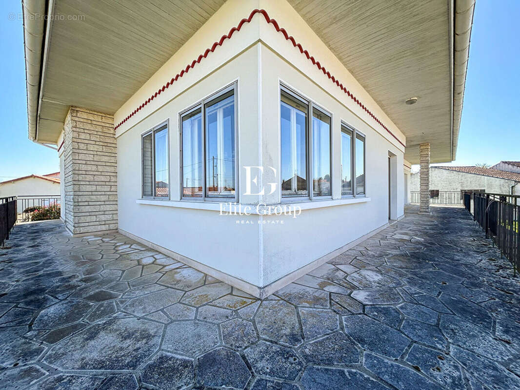 Maison à PORT-DES-BARQUES