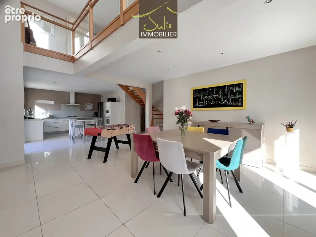 RARE dans BRESSUIRE ! Magnifique Propriété dans un parc clos de 2247m2, aux portes du centre ville !! - photo 3