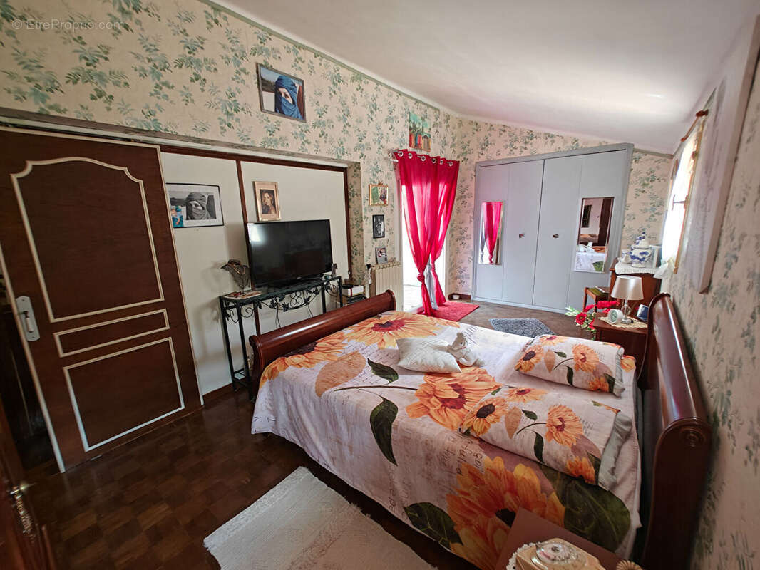 Maison à SOLLIES-VILLE
