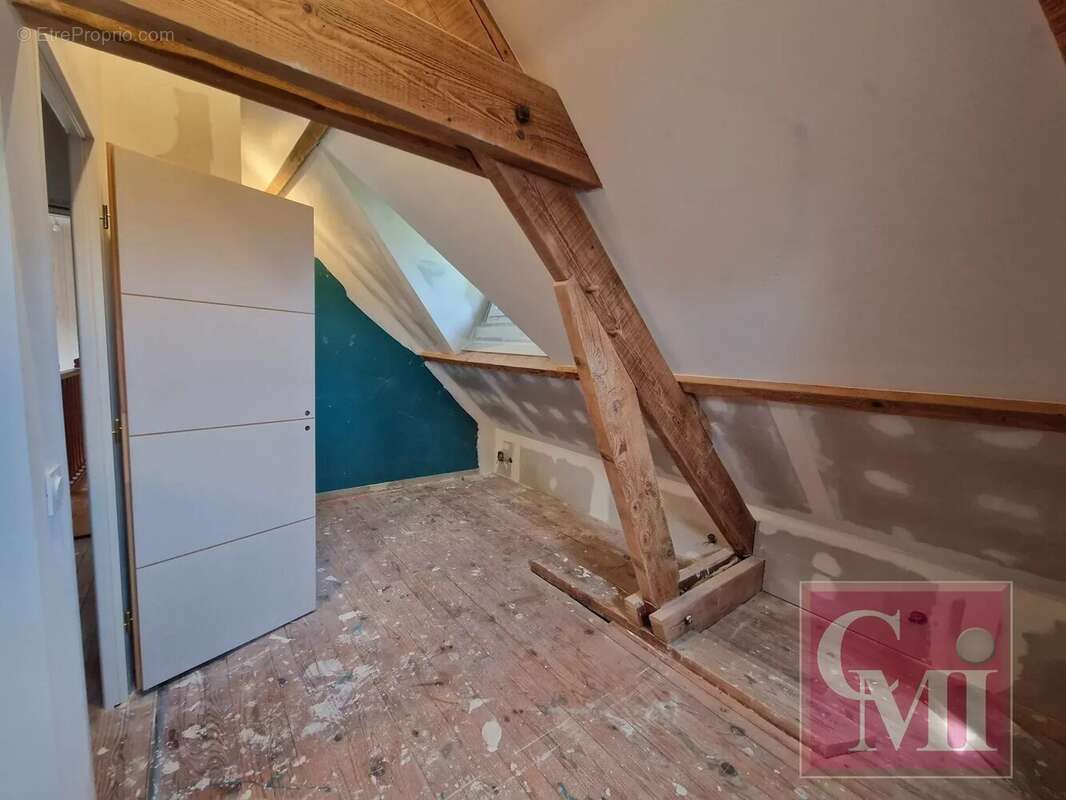 Maison à BRUYERES-LE-CHATEL