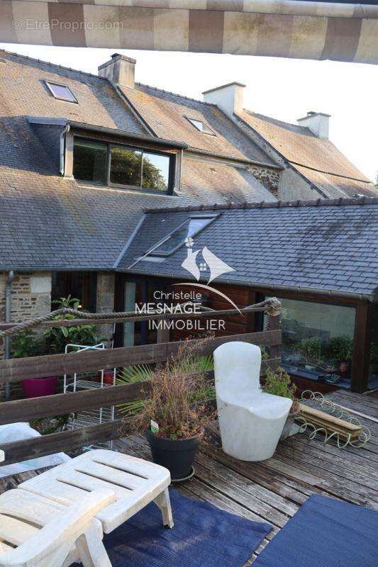 Maison à LANGROLAY-SUR-RANCE