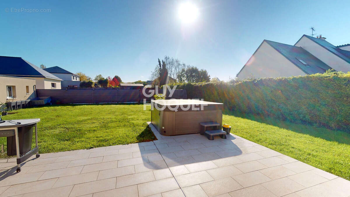 Maison à LE VIVIER-SUR-MER