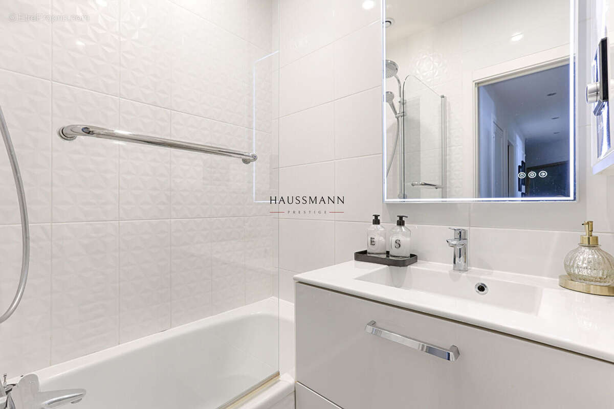 Appartement à PARIS-15E