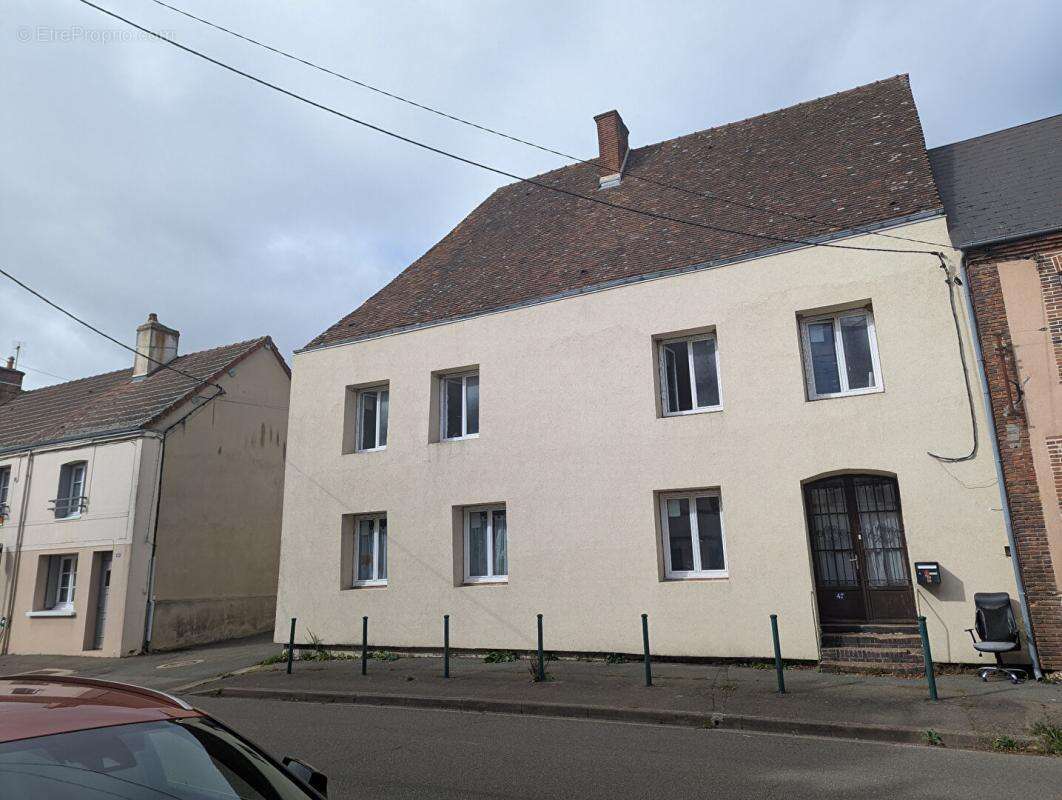 Maison à CHAMPROND-EN-GATINE