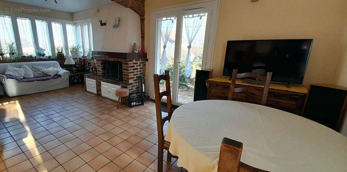 Maison à SAINT-MAURICE-MONTCOURONNE