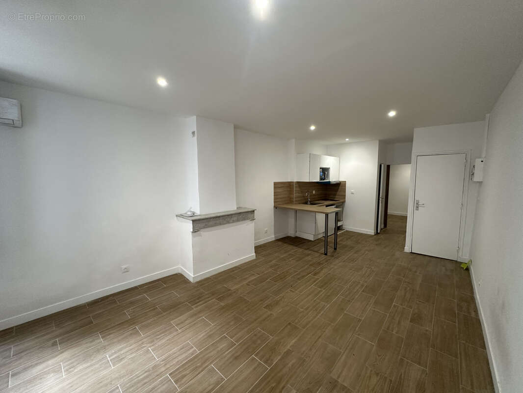 Appartement à MARSEILLE-2E