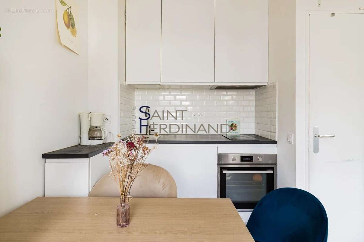 Appartement à PARIS-17E