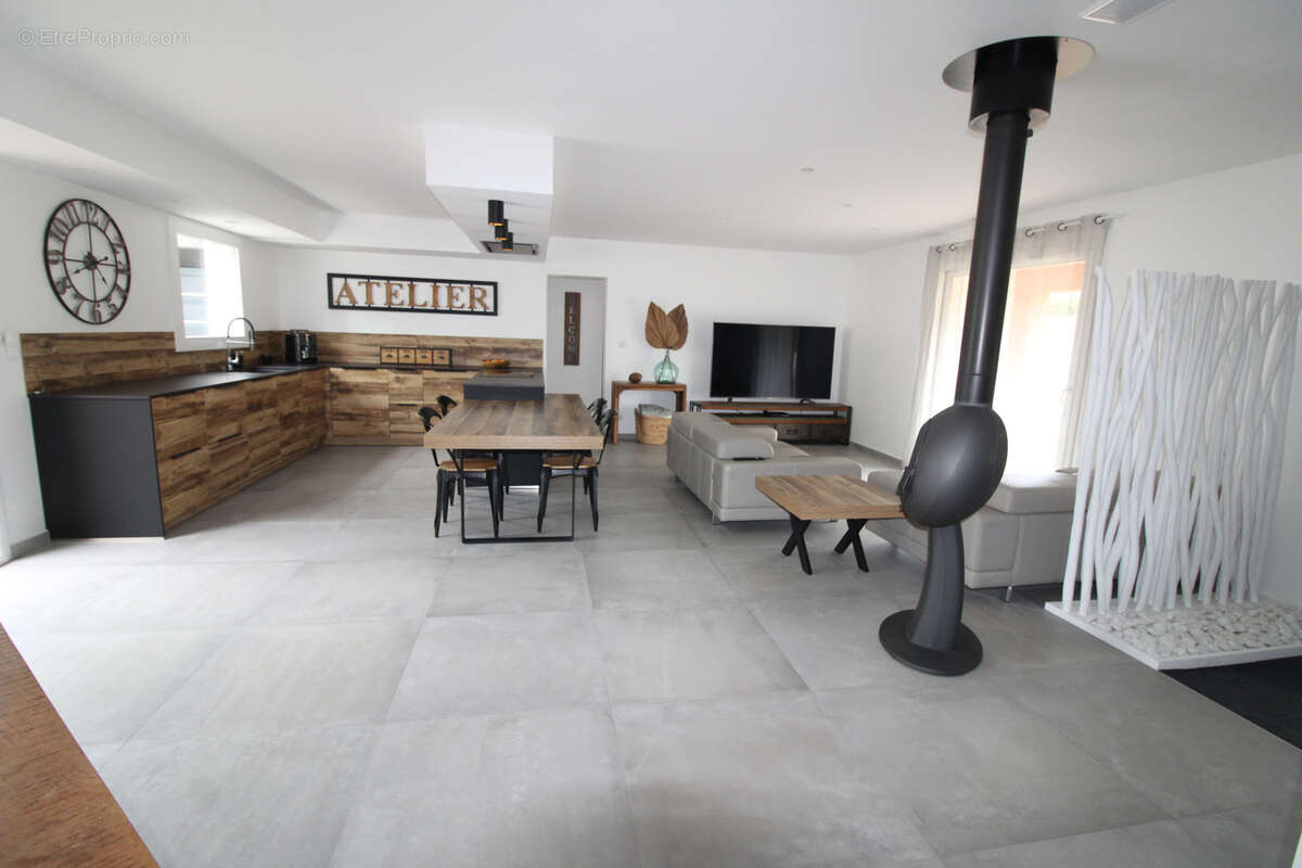 Maison à MONTAZELS
