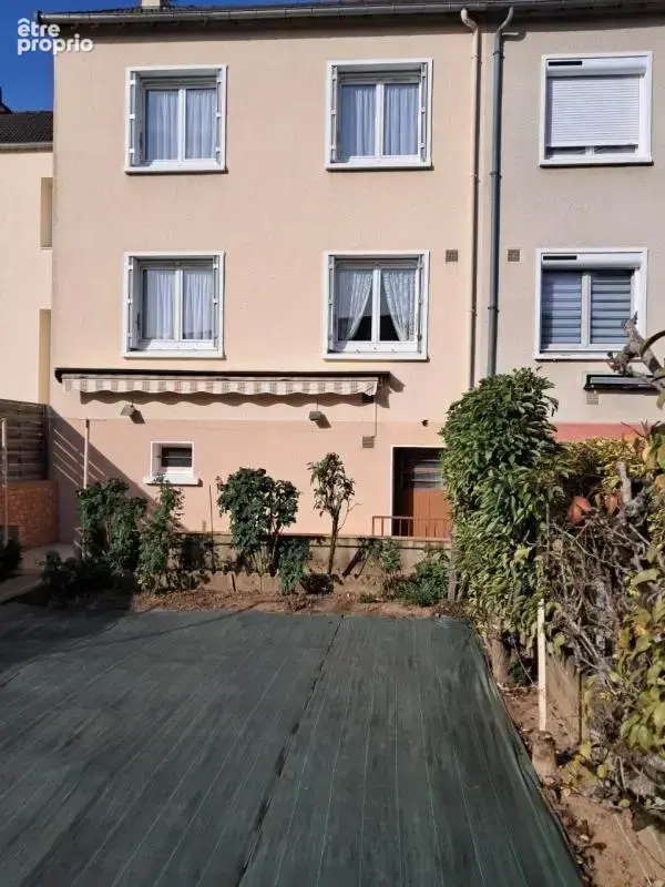 QUARTIER MADELEINE , maison type Leroi-Haricot en bon état général avec garage , jardin et parking - photo 11