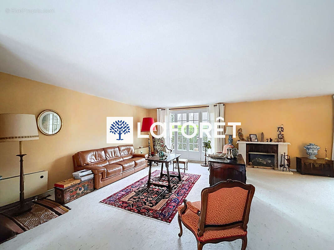 Maison à SAINT-NOM-LA-BRETECHE