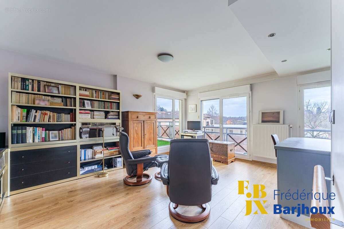 Appartement à FONTAINES-SAINT-MARTIN