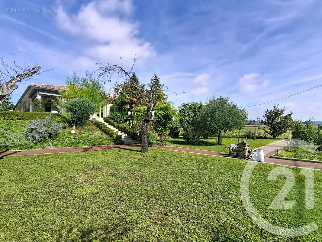 Maison à REVENTIN-VAUGRIS