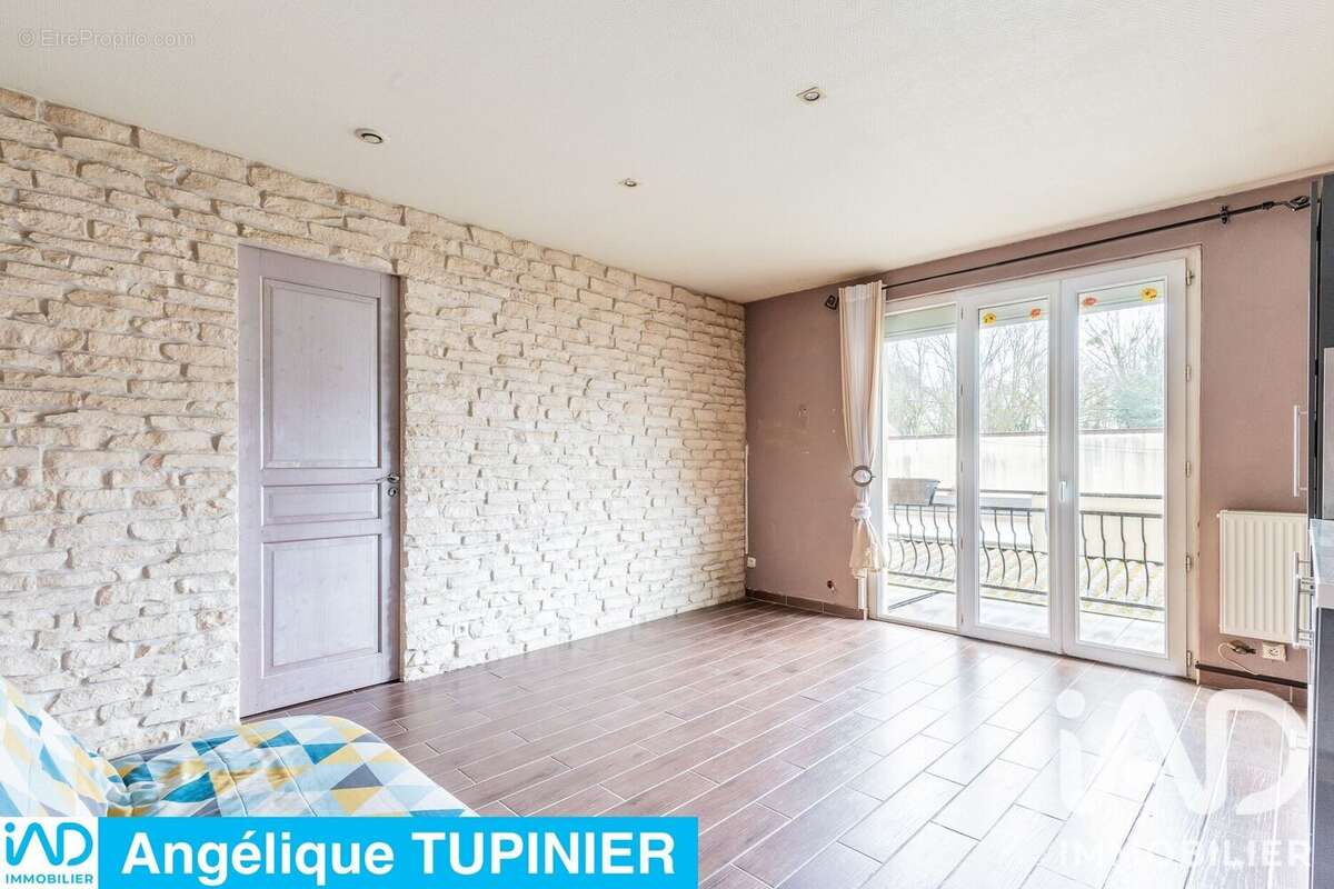 Photo 3 - Appartement à SAINTE-GENEVIEVE-DES-BOIS